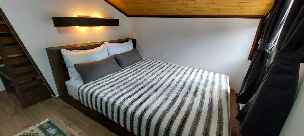 Kale Guesthouse Gjirokastër Dış mekan fotoğraf